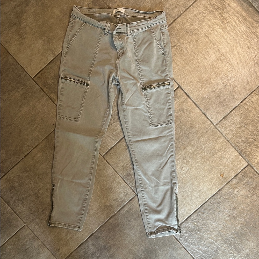 LILA RYAN Light Gray Ankle Cargo Jeans